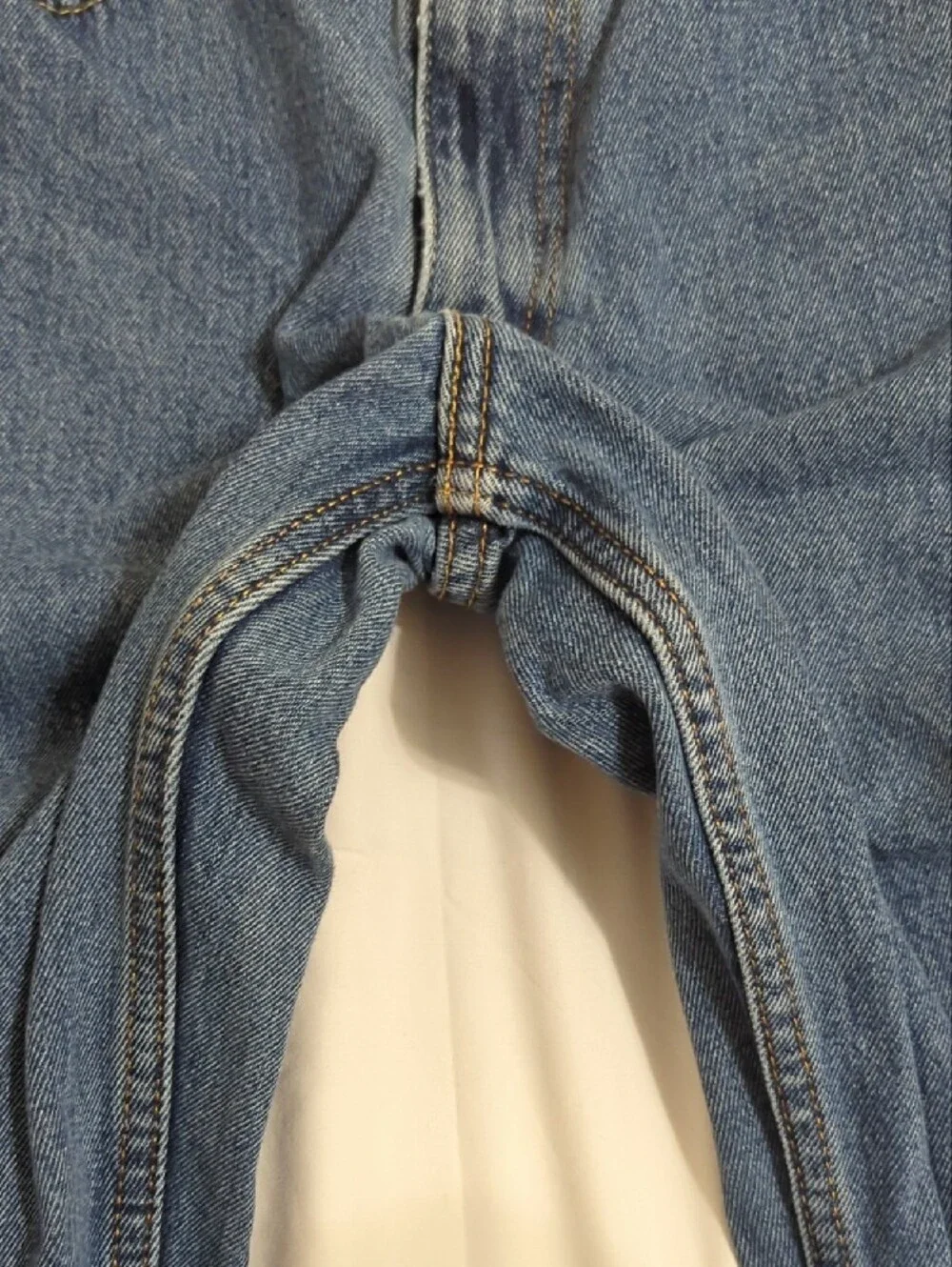 Levi’s Men’s 550 Relaxed Fit Jeans, Color Medium Stonewash Size 34x34